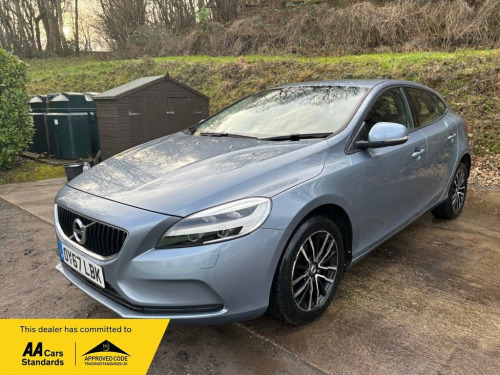 Volvo V40  2.0 T2 Momentum Nav Plus Hatchback 5dr Petrol Manu