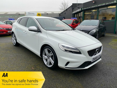 Volvo V40  2.0 T2 R-Design Pro Hatchback 5dr Petrol Manual Eu