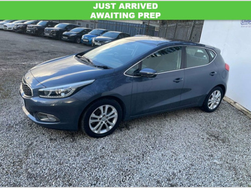 Kia ceed  1.6 CRDi 2 Hatchback 5dr Diesel Auto Euro 5 (126 b