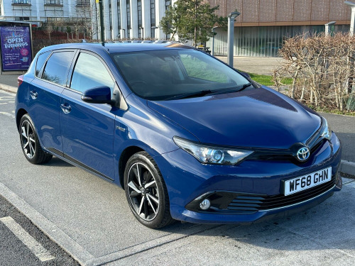 Toyota Auris  1.8 VVT-h Design