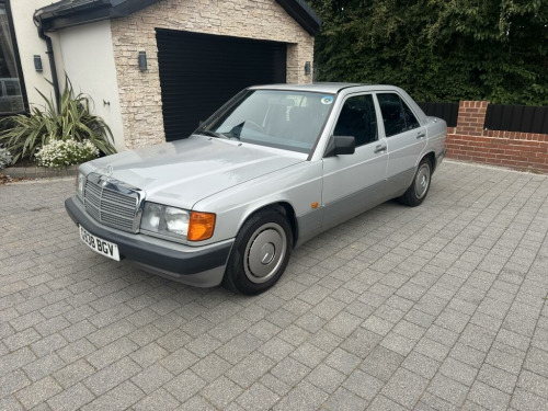Mercedes-Benz 190  2.0 E 2.0 4DR Automatic