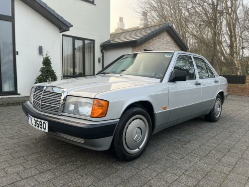 Mercedes-Benz 190  2.0 E 2.0 4DR Automatic