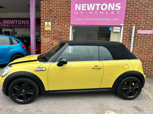 MINI Convertible  1.6 Cooper S Convertible 2dr Petrol Manual Euro 4 