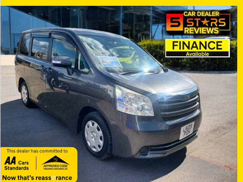 Toyota Noah 1998cc