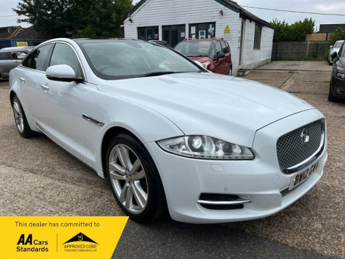 Jaguar XJ  SEDAN 5 LITRE
