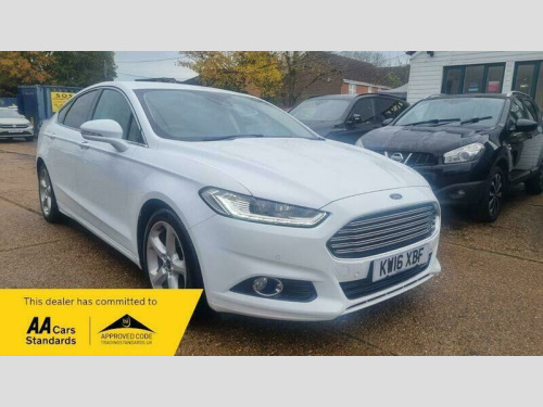 Ford Mondeo  2.0 TDCi Titanium Hatchback 5dr Diesel Powershift Euro 6 (s/s) (150 ps)