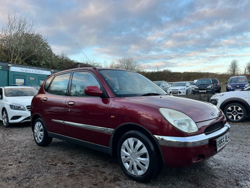 Daihatsu Sirion  1.0 +