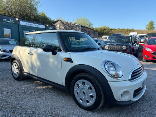 MINI Hatch 1.6 First Hatch