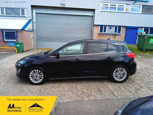 Ford Focus  TITANIUM