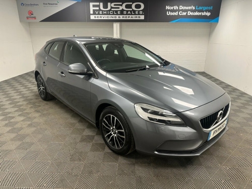 Volvo V40  2.0 T2 Momentum Hatchback 5dr Petrol Manual Euro 6 