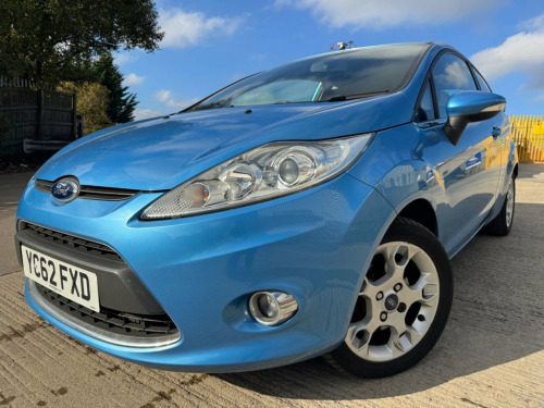 Ford Fiesta  1.25 Zetec Hatchback 3dr Petrol Manual (129 g/km, 