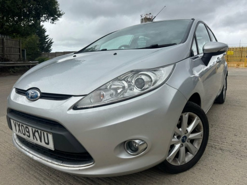 Ford Fiesta  1.25 Zetec Hatchback 5dr Petrol Manual (133 g/km, 