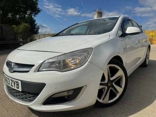 Vauxhall Astra  1.6 16v Limited Edition Hatchback 5dr Petrol Manua