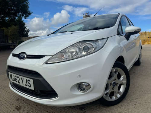 Ford Fiesta  1.4 Zetec Hatchback 5dr Petrol Manual (130 g/km, 9