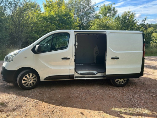 Renault Trafic  2.0 SL28 BUSINESS ENERGY DCI 120 BHP Aircon, plyli