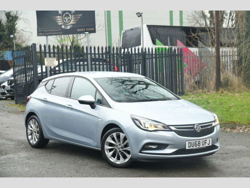 Vauxhall Astra  1.0i Turbo ecoTEC Tech Line Nav Hatchback 5dr Petr