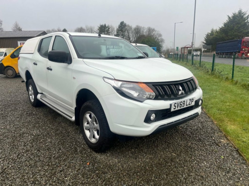 Mitsubishi L200  2.4 DI-D DC 4Life Pickup Double Cab 4dr Diesel Man