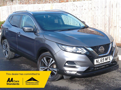 Nissan Qashqai  1.3 DIG-T N-Connecta SUV 5dr Petrol Manual Euro 6 