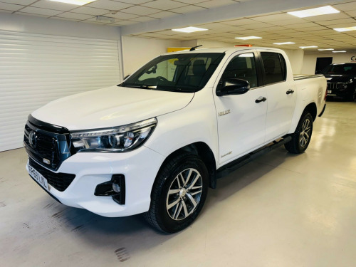 Toyota Hi-Lux  2.4 D-4D Invincible X 4WD Euro 6 (s/s) 4dr (TSS)