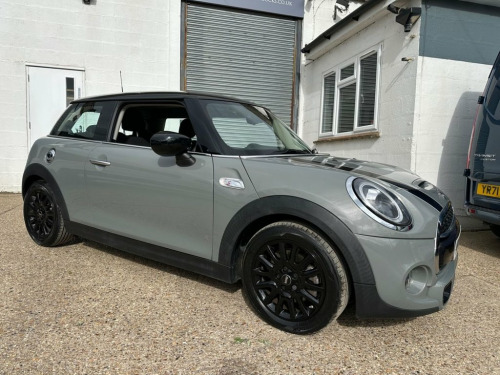 MINI Hatch  2.0 Cooper S Classic Hatchback 3dr Petrol Steptron