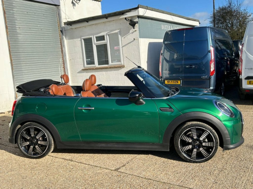 MINI Convertible  1.5 Cooper Exclusive Convertible 2dr Petrol Steptr 