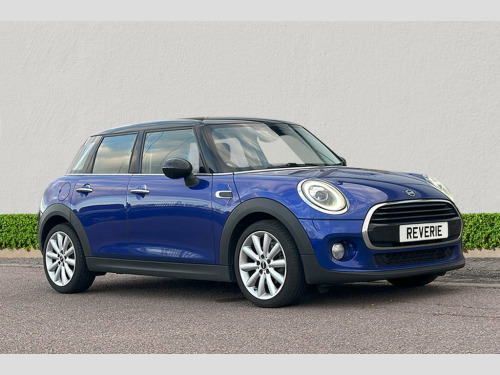 MINI Hatch  1.5 Cooper Classic Hatchback 5dr Petrol Manual Eur