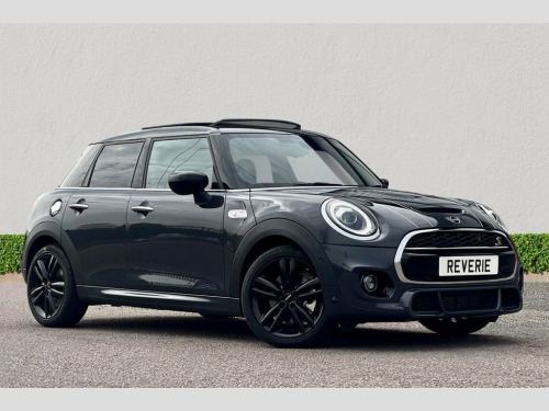 MINI Hatch  2.0 Cooper S Sport Hatchback 5dr Petrol Manual Eur