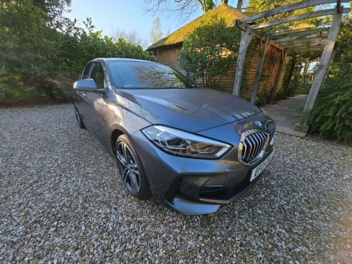 BMW 1 Series  1.5 118i M Sport (LCP) Hatchback 5dr Petrol DCT Eu