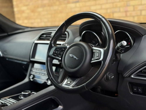 Jaguar F-PACE  2.0 D180 R-Sport SUV 5dr Diesel Auto AWD Euro 6 (s