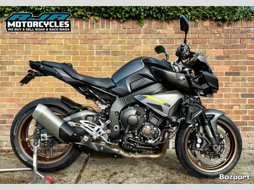 YAMAHA MT-10