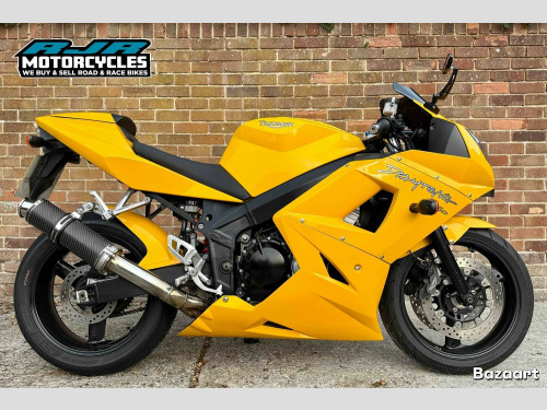Triumph DAYTONA 650