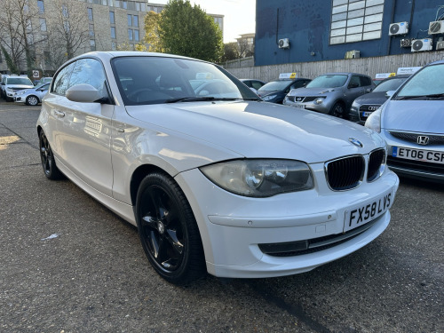BMW 1 Series  2.0 118i SE 3 door