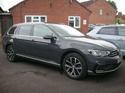 Volkswagen Passat  1.4 GTE DSG PHEV 5d 215 BHP Full Leather Estate AU