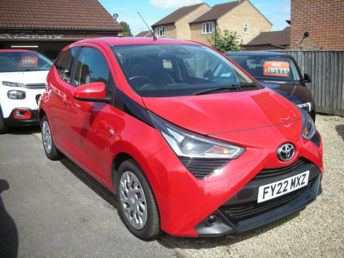 Toyota AYGO  1.0 VVT-I X-PLAY TSS 5d 69 BHP one owner ,16000m