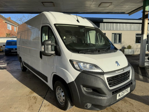 Peugeot Boxer  2.2 BlueHDi 335 Professional Panel Van 5dr Diesel  