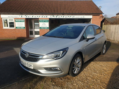 Vauxhall Astra  1.6 CDTi BlueInjection Tech Line Nav Hatchback 5dr 