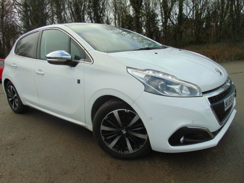 Peugeot 208  1.2 PureTech Tech Edition Hatchback 5dr Petrol Man