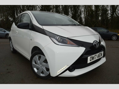 Toyota AYGO  1.0 VVT-i x-play Hatchback 5dr Petrol Manual Euro 