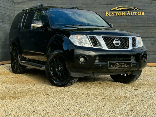 Nissan Pathfinder  2.5 dCi Tekna 4WD Euro 5 5dr