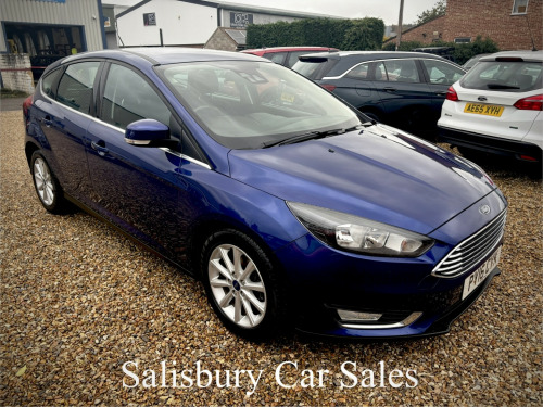 Ford Focus  1.0 T EcoBoost Titanium