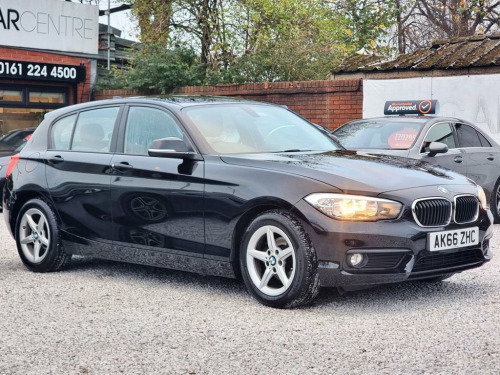 BMW 1 Series  1.5 118i SE Hatchback 5dr Petrol Manual Euro 6 (s/