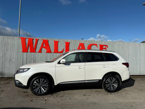 Mitsubishi Outlander  2.0 MIVEC Exceed SUV 5dr Petrol CVT 4WD Euro 6 (s/