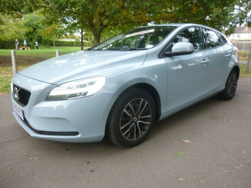 Volvo V40  2.0 D2 Momentum Nav Plus Auto Euro 6 (s/s) 5dr