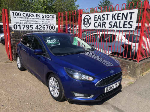 Ford Focus  1.0 EcoBoost Titanium 5dr