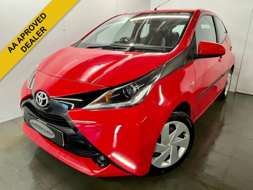 Toyota AYGO  1.0 VVT-i x-play Hatchback 5dr Petrol Manual Euro 