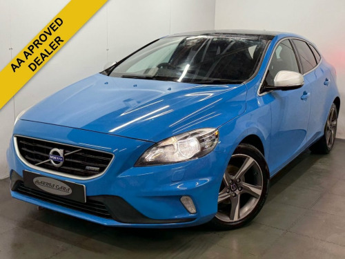 Volvo V40  1.6 D2 R-Design Hatchback 5dr Diesel Manual Euro 5 