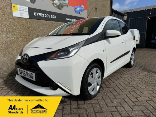 Toyota AYGO  1.0 VVT-i x-play Euro 5 5dr Euro 5