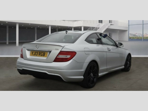 Mercedes-Benz C-Class C220 2.1 C220 CDI BlueEfficiency AMG Sport Plus