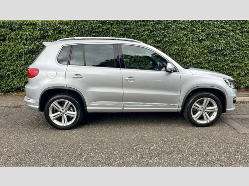 Volkswagen Tiguan  2.0 TDI BlueMotion Tech R-Line