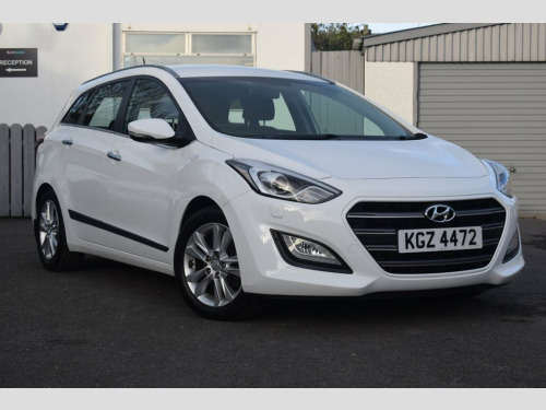 Hyundai i30  1.6 CRDi Blue Drive Premium Tourer 5dr Diesel Manu